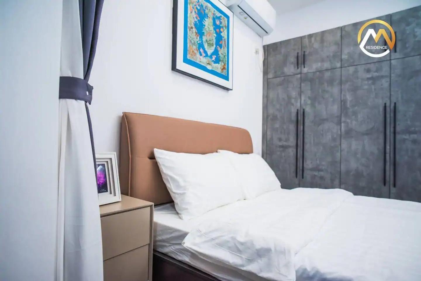 Hotel Serviced Apartments Top One Infinity Pool With View Of 360 Degree Phnom Penh Exterior foto